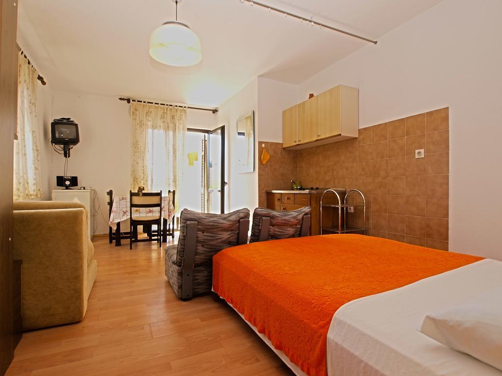 Apartments Antica Pula Exterior photo